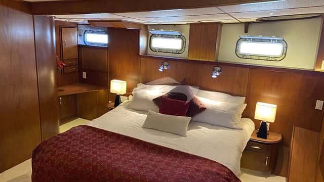 BEAR PAW yacht charter photo 5