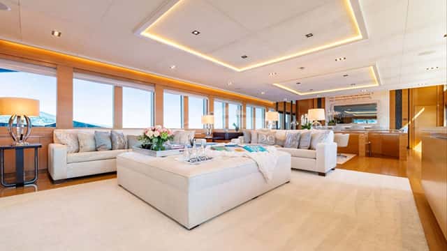 DB9 yacht charter photo 4