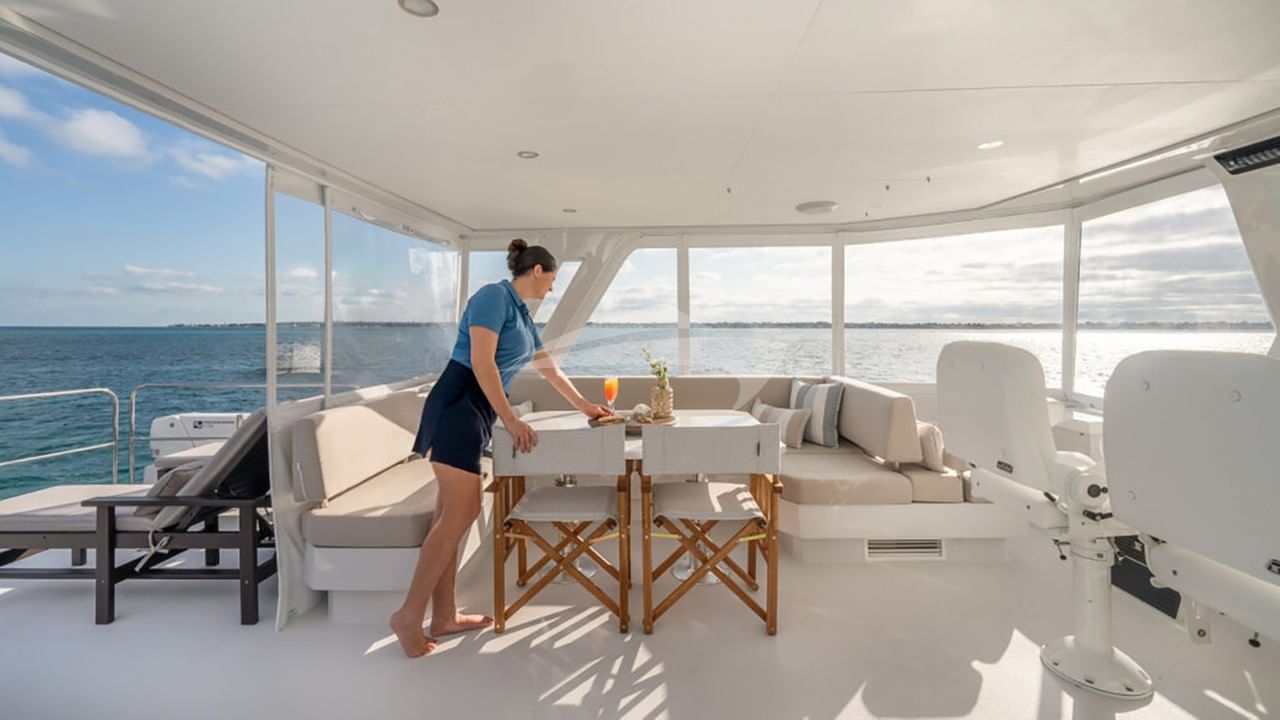 Spacious flybridge