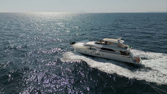 OCEAN DELTA 11 27m motor yacht charter, photo 3