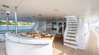 Main deck aft al fresco dining