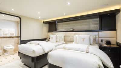 KING CABIN/ CONVERTIBLE 3