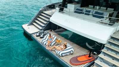 Hydraulic beach platform