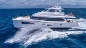 Yacht Charter MUCHO GUSTO