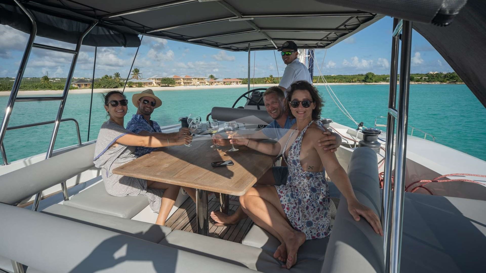 Upper deck panoramic views