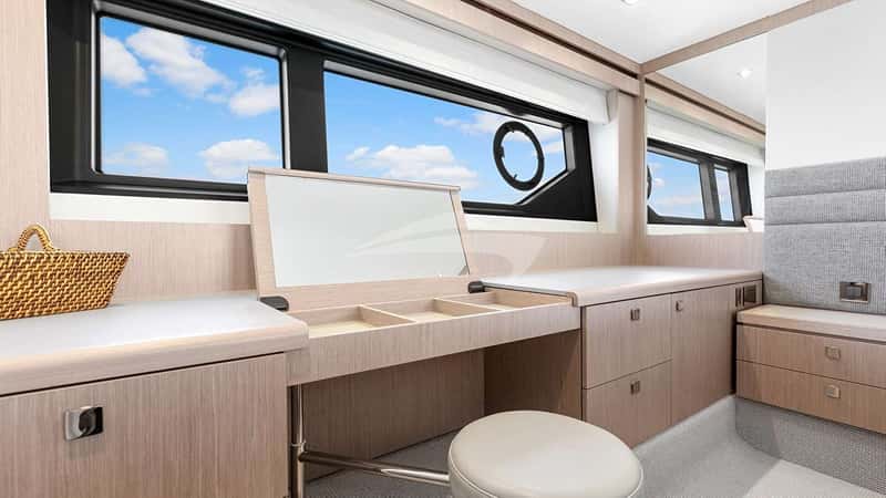 DONE DEAL 21m motor yacht charter, photo 7