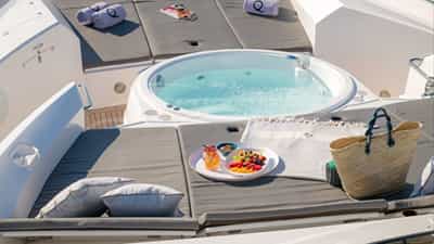 Deck Jacuzzi