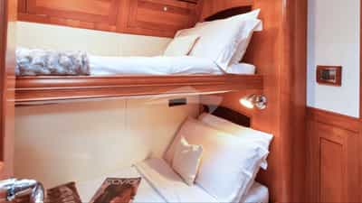 DARK STAR OF LONDON - Bunk Cabin