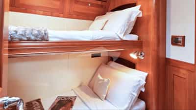 DARK STAR OF LONDON - Bunk Cabin
