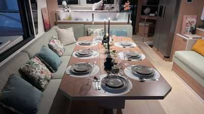 Salon Dining area