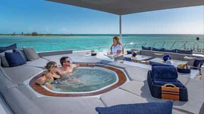 Deck Jacuzzi