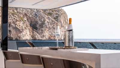 bgyb_charter_sunreef_power_eco_tesni_Outdoor_Table