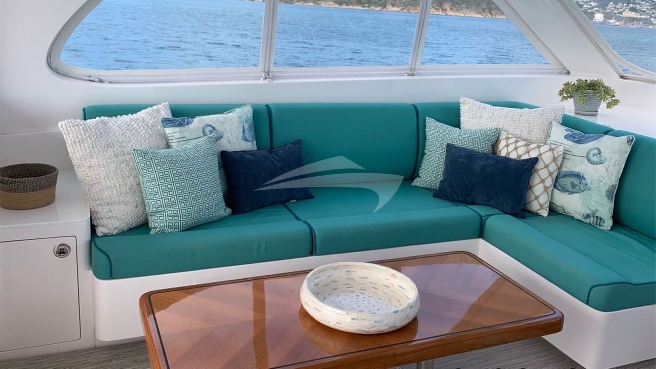 Flybridge seating