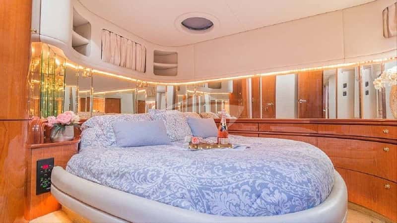 DANCING QUEEN 16m motor yacht charter, photo 4