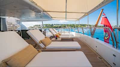 Middle Deck