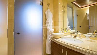 Twin Cabin Bathroom