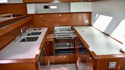New Modern kitchen with upgraded amenities
