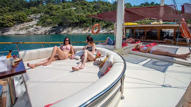 ALTAIR yacht charter photo 2
