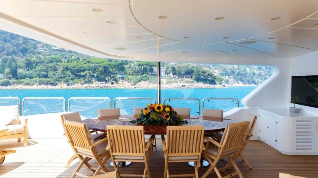 Aft Deck Dining