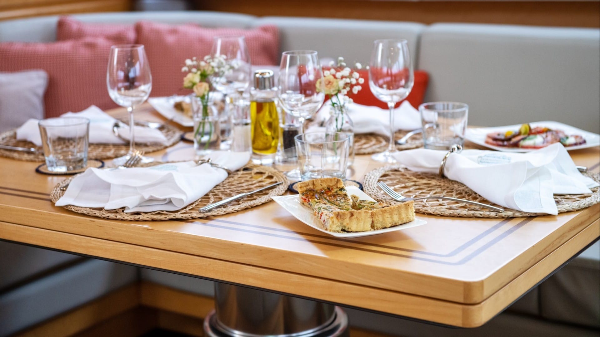 Dining Detail