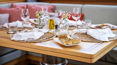 Dining Detail