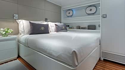 HEAVENLY DAZE 32m motor yacht charter, photo 7