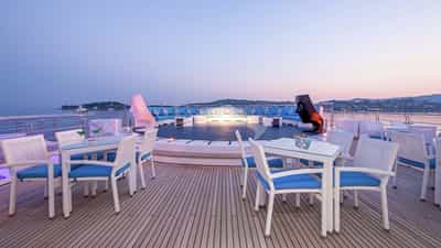 Top Deck