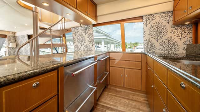 BUSINESS CALLS yacht charter photo 4