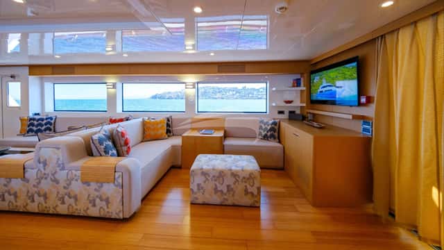 OTTAWA IV yacht charter photo 5