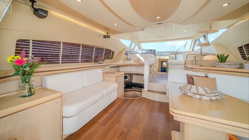 CARTE BLANCHE 17m motor yacht charter, photo 8