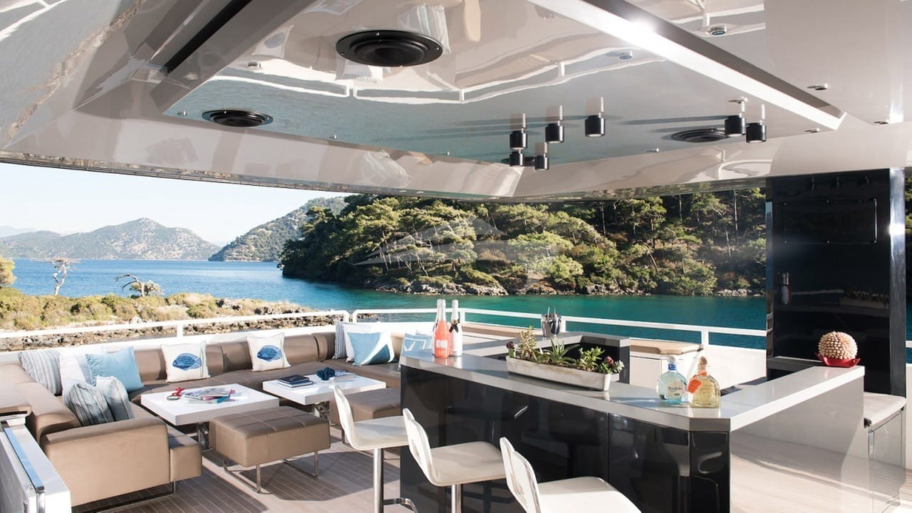 Sundeck bar
