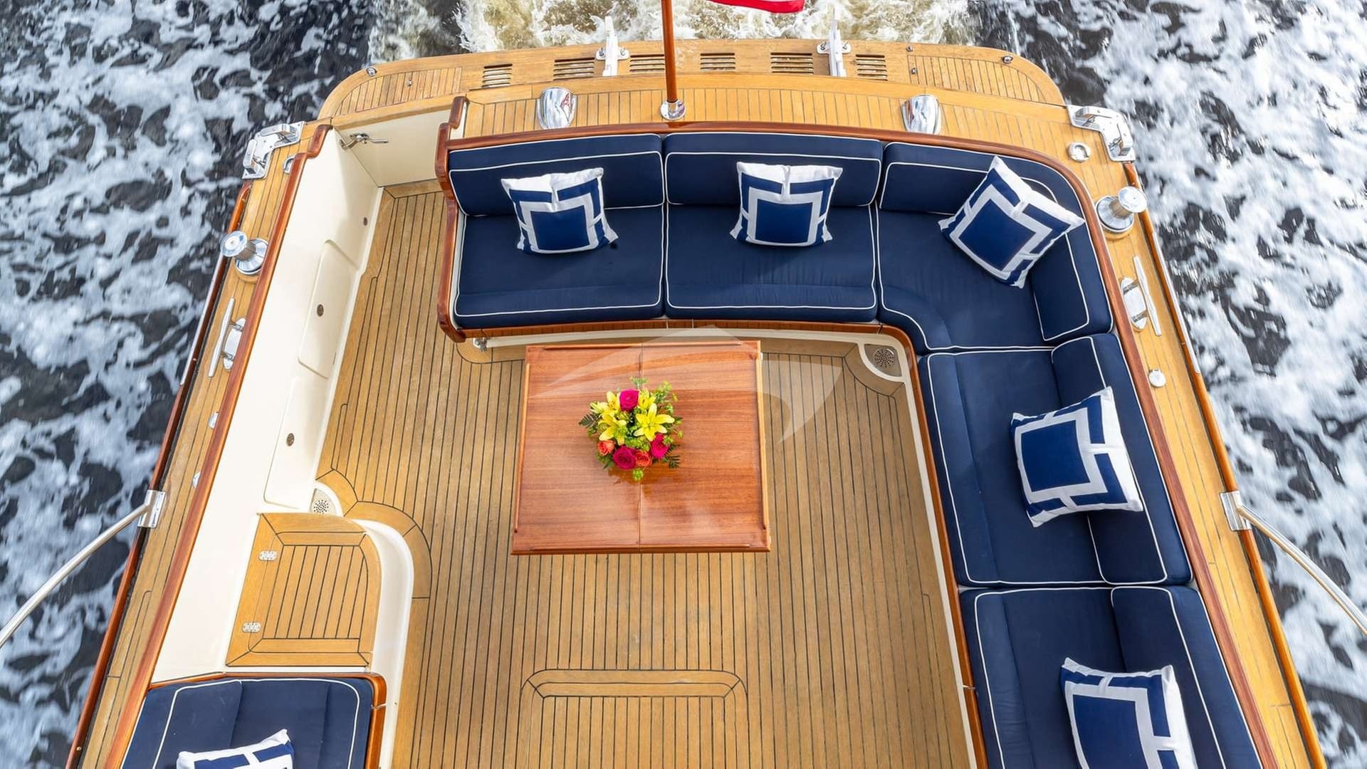 Flybridge / Grille Area