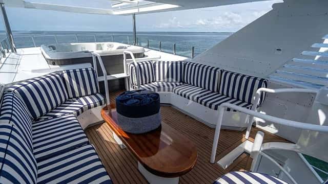 THE PRESTIGE yacht charter photo 4