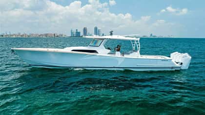 V55 17m motor yacht charter, photo 8