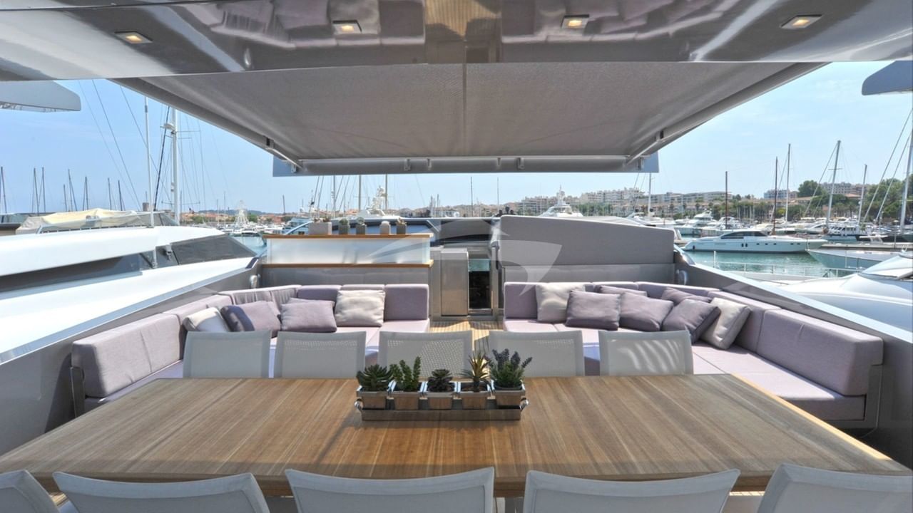 sundeck dining table