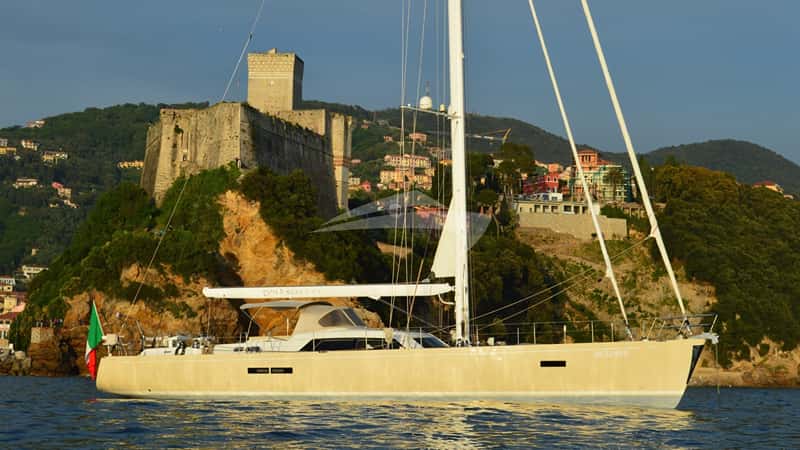 TERRA DI MEZZO 3 22m sailing yacht charter