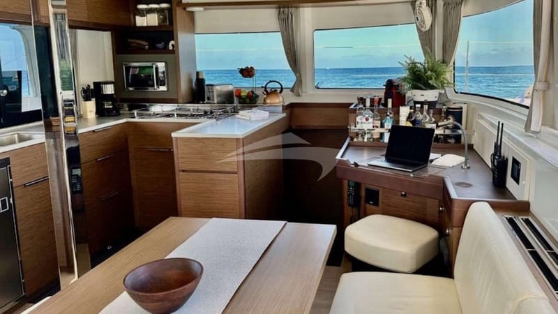 Salon/Galley area