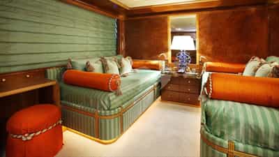 Guest cabin