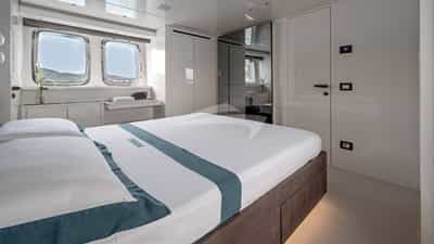 Guest cabin