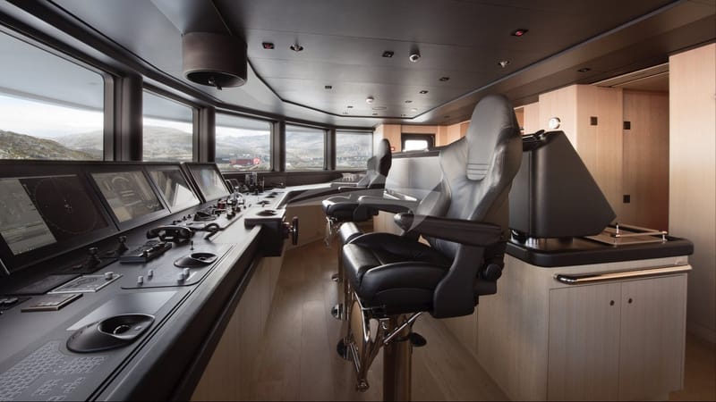 Upper Deck - Bridge