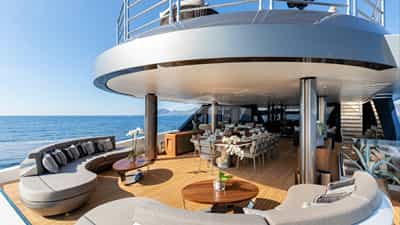 Aft deck and seating