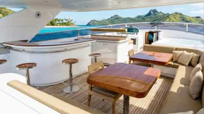 Flybridge Bar Dining