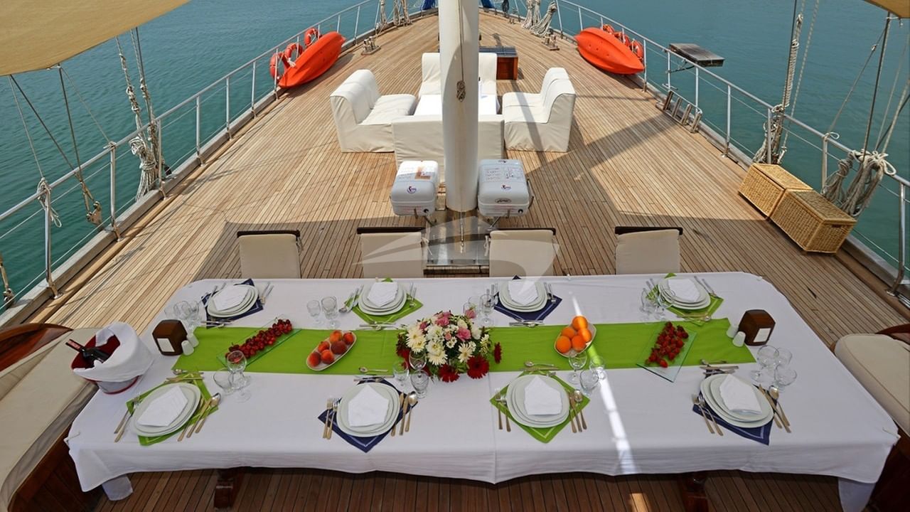Deck DIning