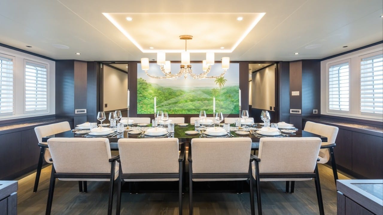 Fine dining in main saloon