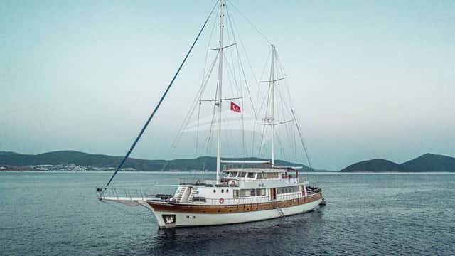 BOREAS yacht charter photo 3