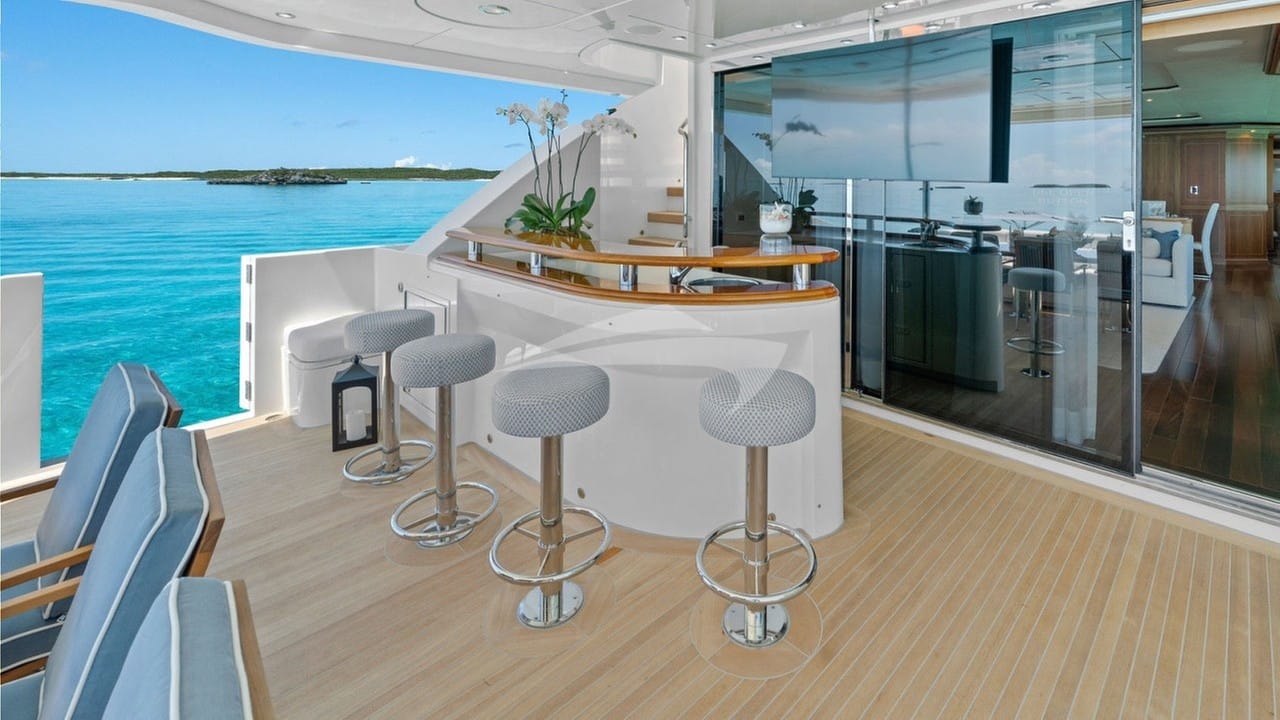 Main Deck Bar