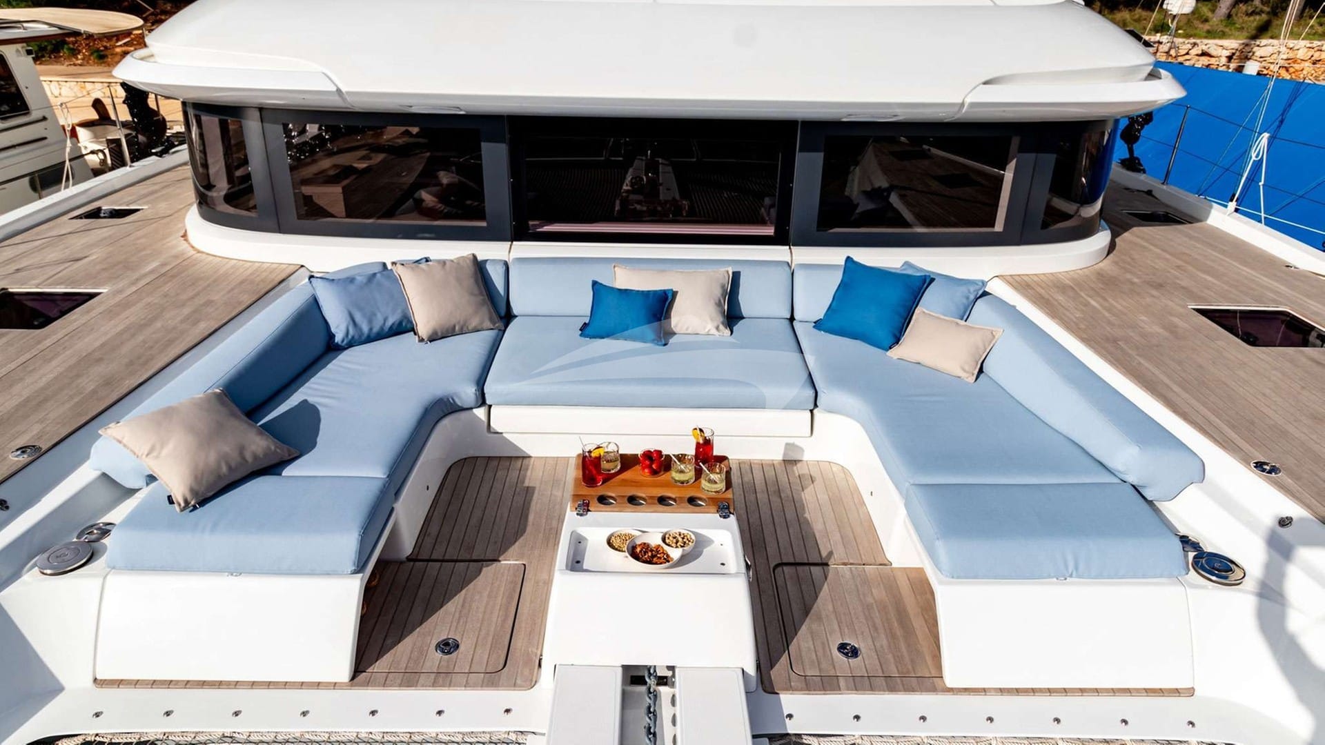 Foredeck Seating