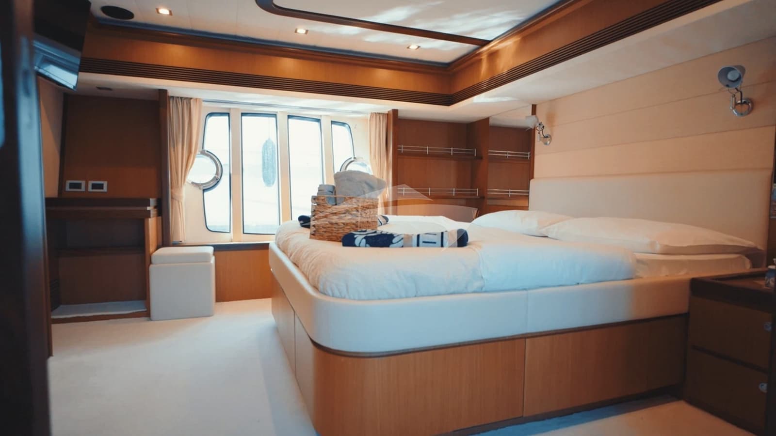 LINNETT, photo from the yacht portfolio 7