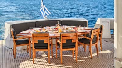 Main Deck Dining