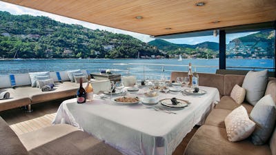 Aft deck and outdoor dining